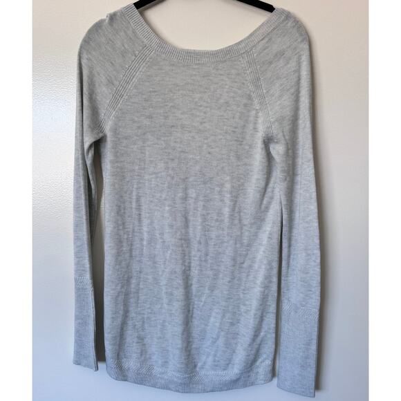 Lululemon Unity Drop Back Cashmere Sweater in Heathered Silver Ice Size 4 - Picture 3 of 5